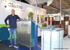 Thomas Verburg of Cindro brought not only silver-stabilised hydrogen peroxide, but also a nanobubble machine to the fair.                      